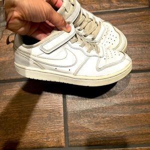 Size 1.5 kids Nike court vision